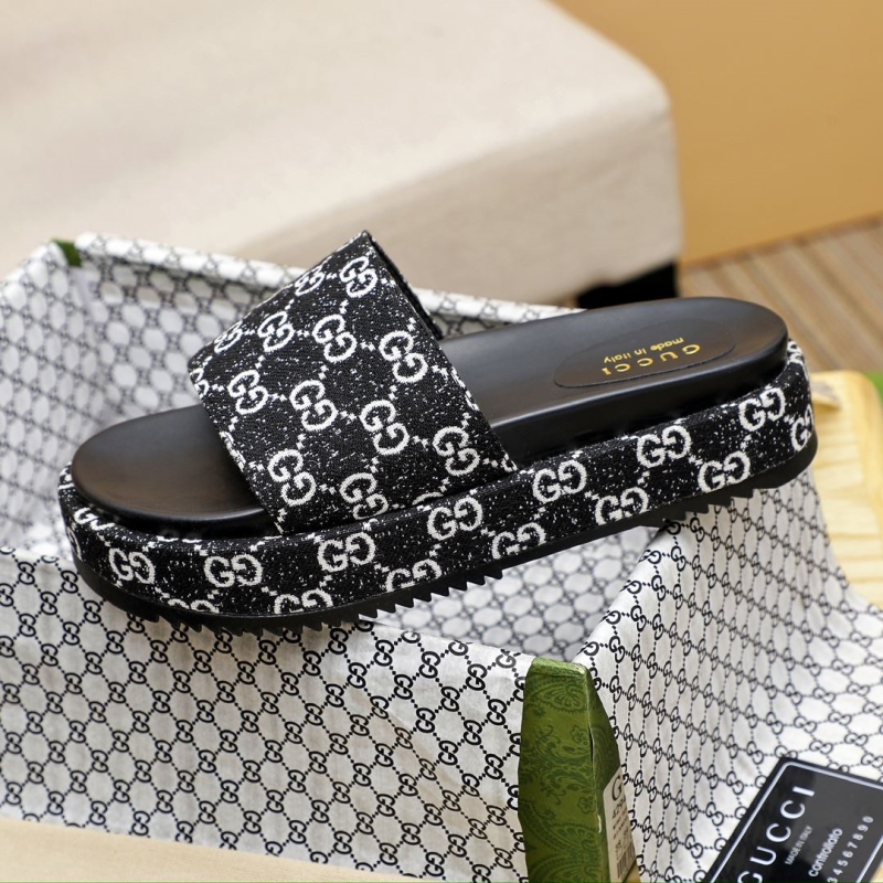 G*u*i slippers